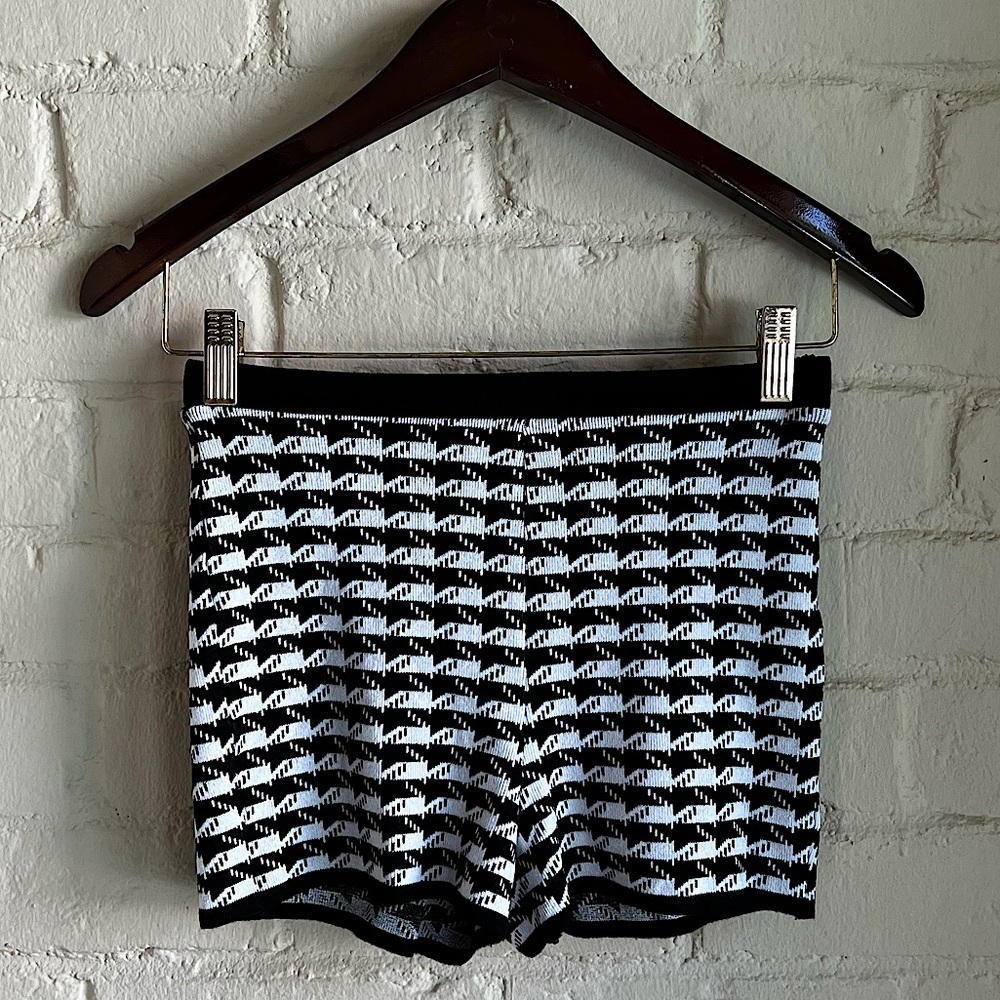 Forever 21 size small black and white boho print pattern stretchy comfy